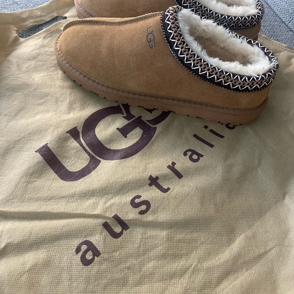 New UGG size 8.5